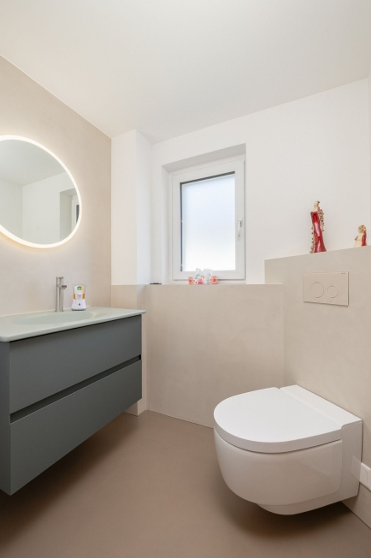 Exklusives Einfamilienhaus mit Pool und Garten - 8