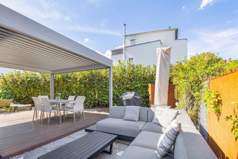 Exklusives Einfamilienhaus mit Pool und Garten - 12