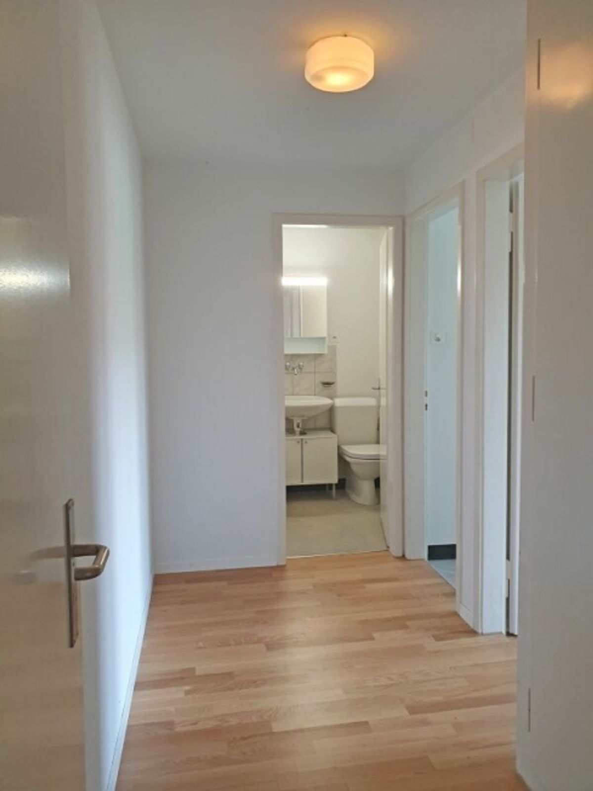 Helle, gut besonnte Wohnung mit Balkon - 6