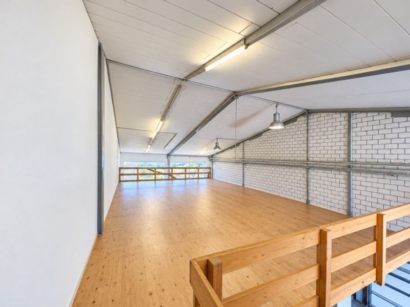 Grosszügige Gewerbefläche geeignet für Werkstatt, Atelier, Showroom, Produktion, Büro, Lager - 3