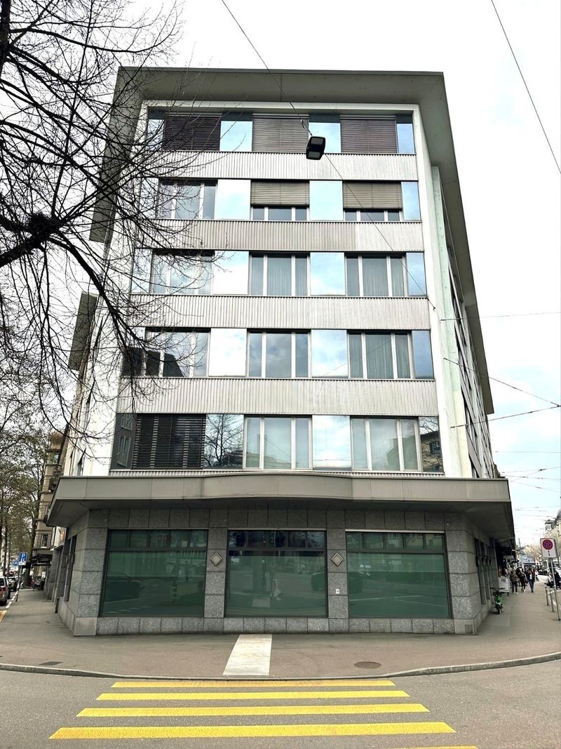 Attraktive, neu sanierte Büroflächen an Toplage in Zürich-Oerlikon - 3