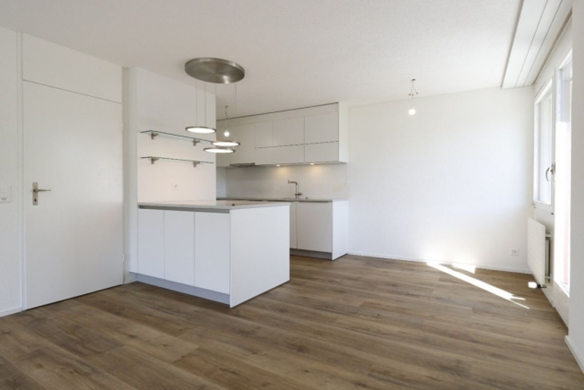Helle, stilvolle und komplett renovierte 4.5 Zimmer-Wohnung - 2