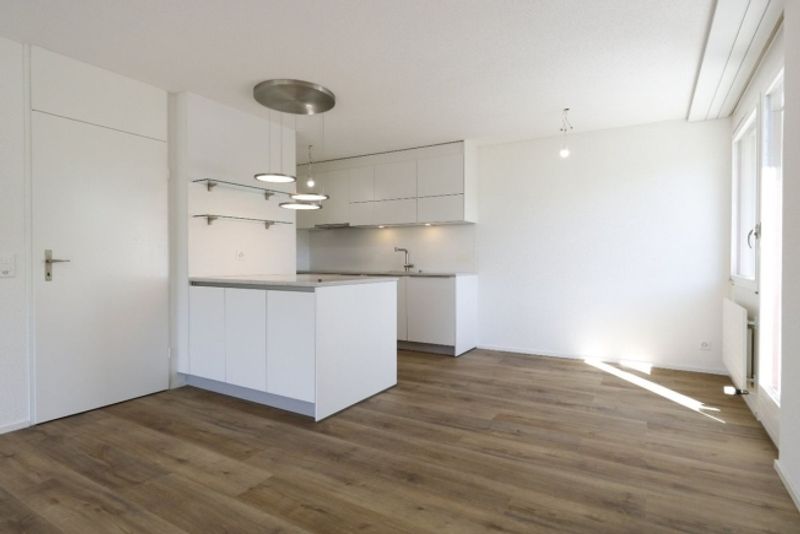Helle, stilvolle und komplett renovierte 4.5 Zimmer-Wohnung - 3