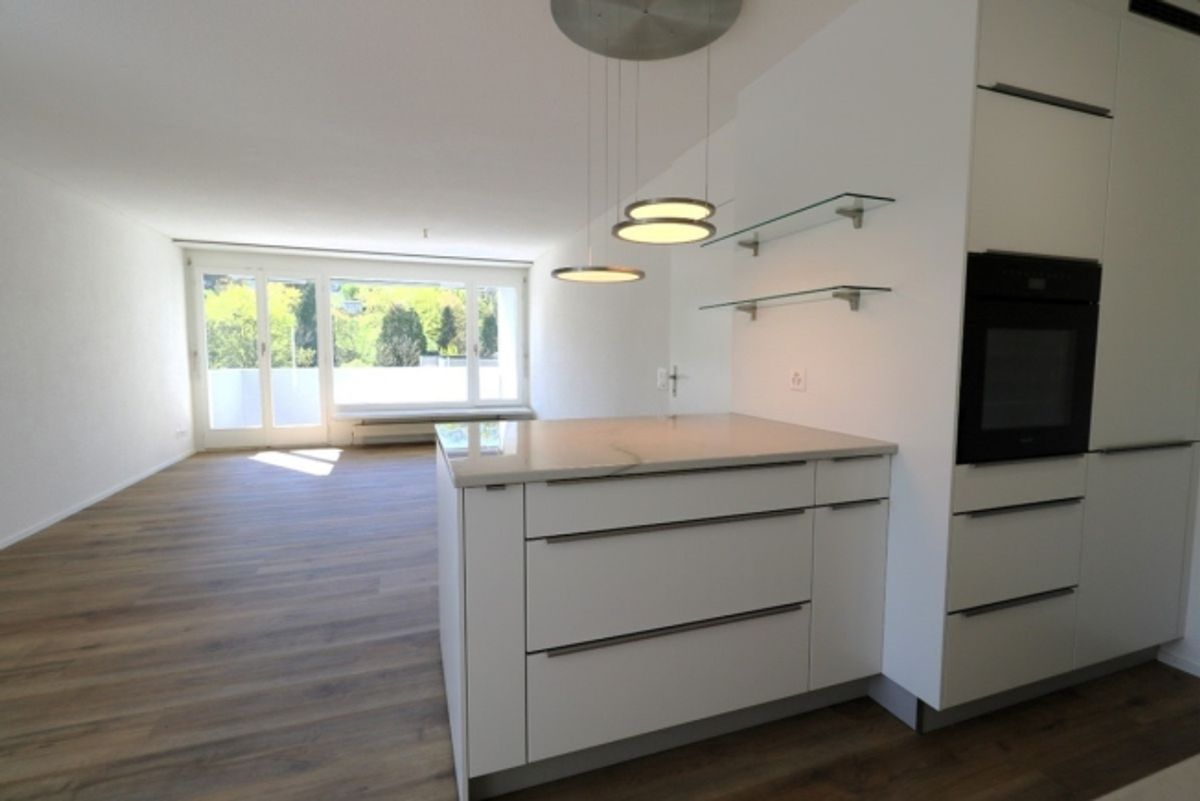 Helle, stilvolle und komplett renovierte 4.5 Zimmer-Wohnung - 3