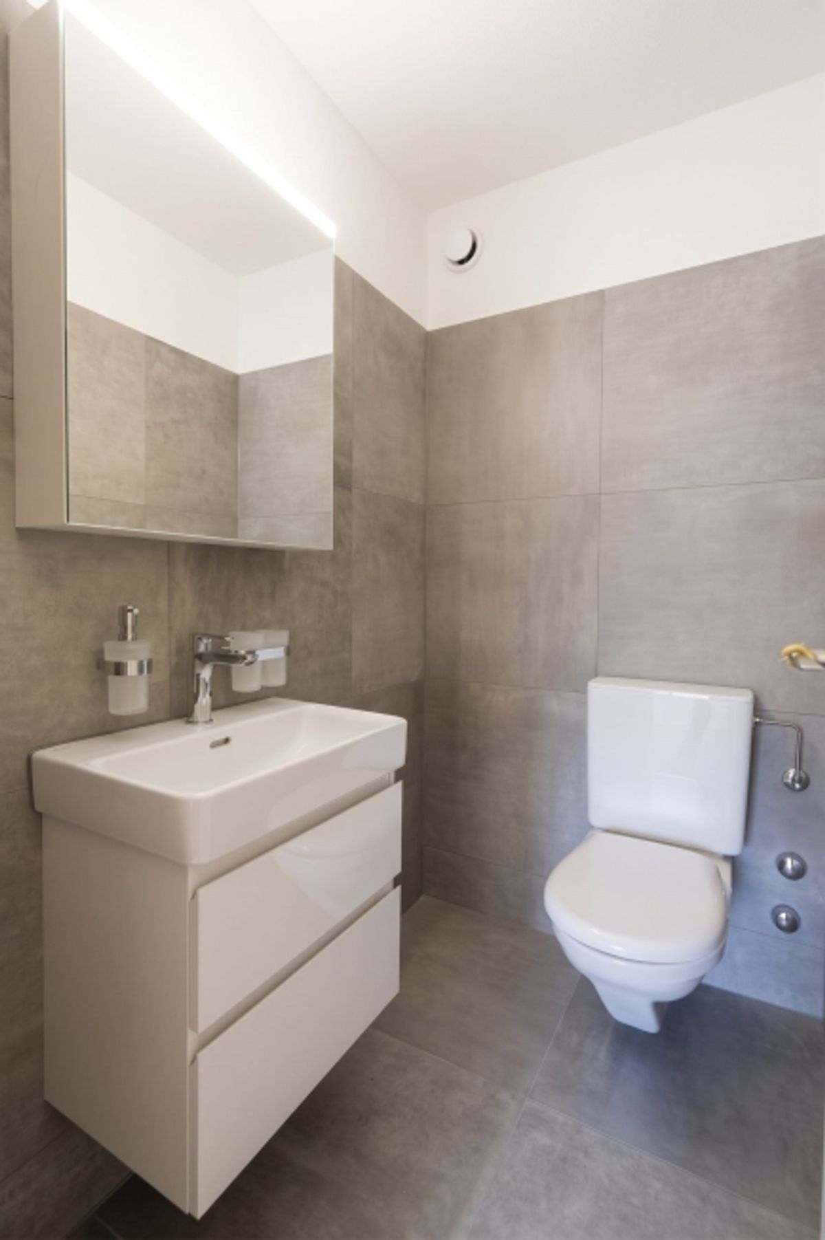 Helle, stilvolle und komplett renovierte 4.5 Zimmer-Wohnung - 8
