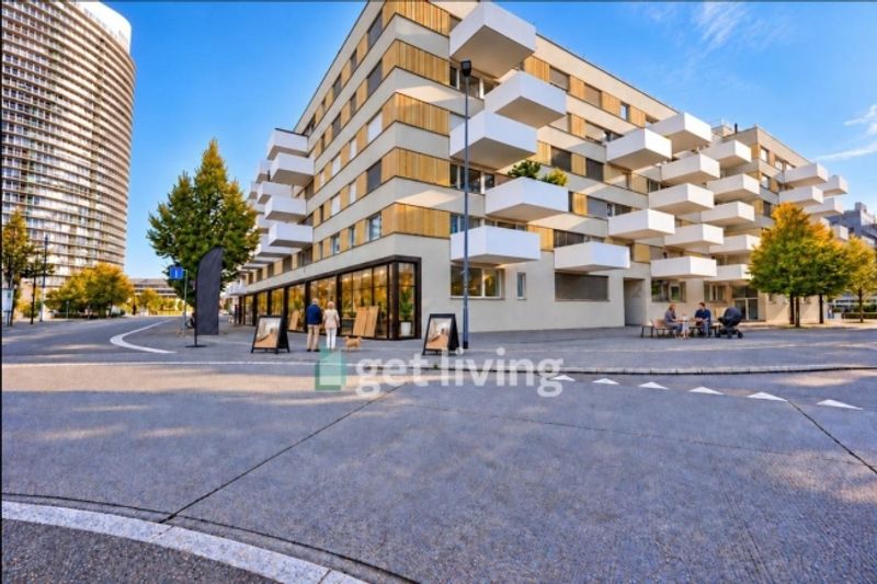 FLÄCHE FÜR SHOWROOM BEIM BAHNHOF STETTBACH - 8
