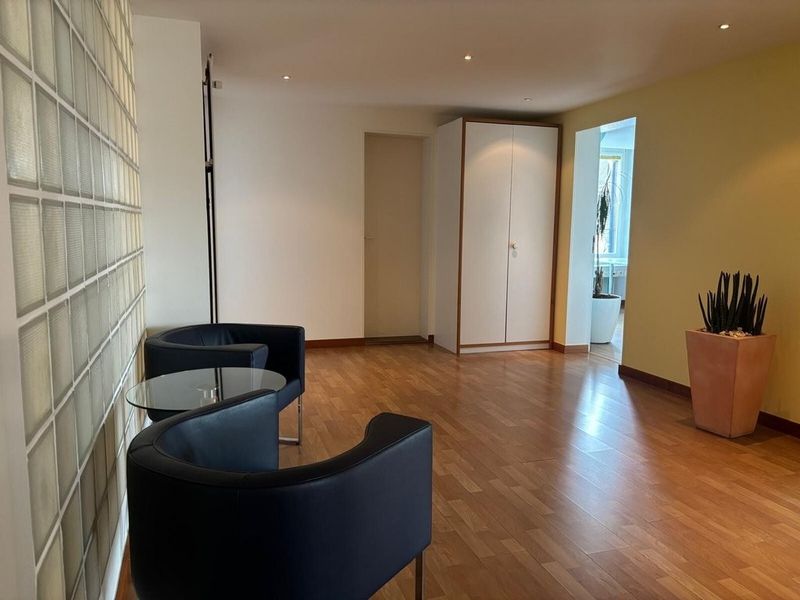 Attraktive Bürofläche an zentraler Lage im Zürcher Kreis 1 - 6