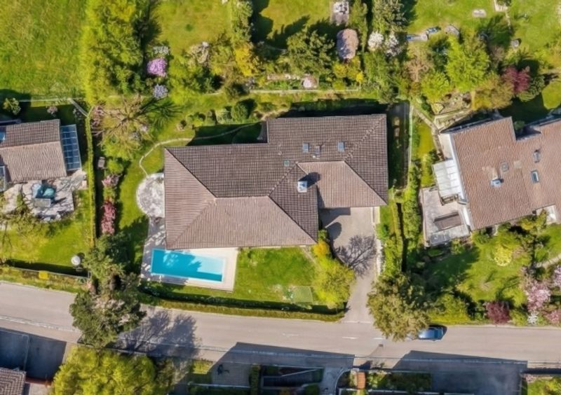 EXKLUSIVES WOHNJUWEL MIT STIL, ELEGANZ UND POOL - 14