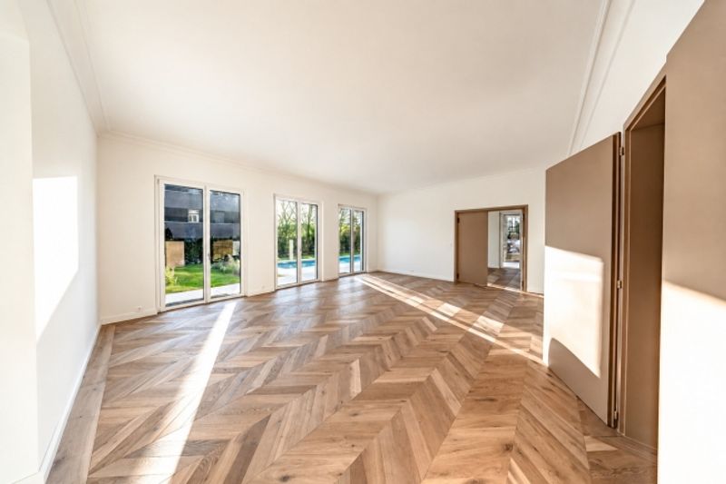 EXKLUSIVES WOHNJUWEL MIT STIL, ELEGANZ UND POOL - 4