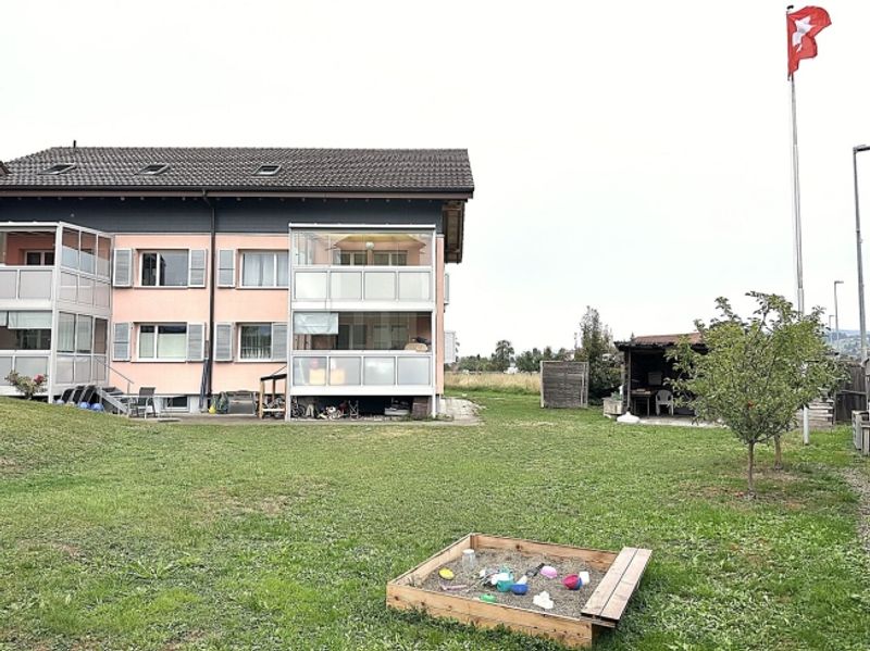 GERÄUMIG & GEPFLEGT MIT BALKON - 1