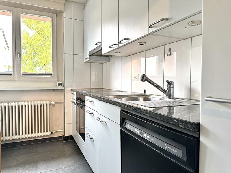 GERÄUMIG & GEPFLEGT MIT BALKON - 4