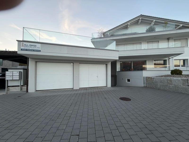 180 m² Lager mit Doppel-Garagentor in Gross mieten - 2