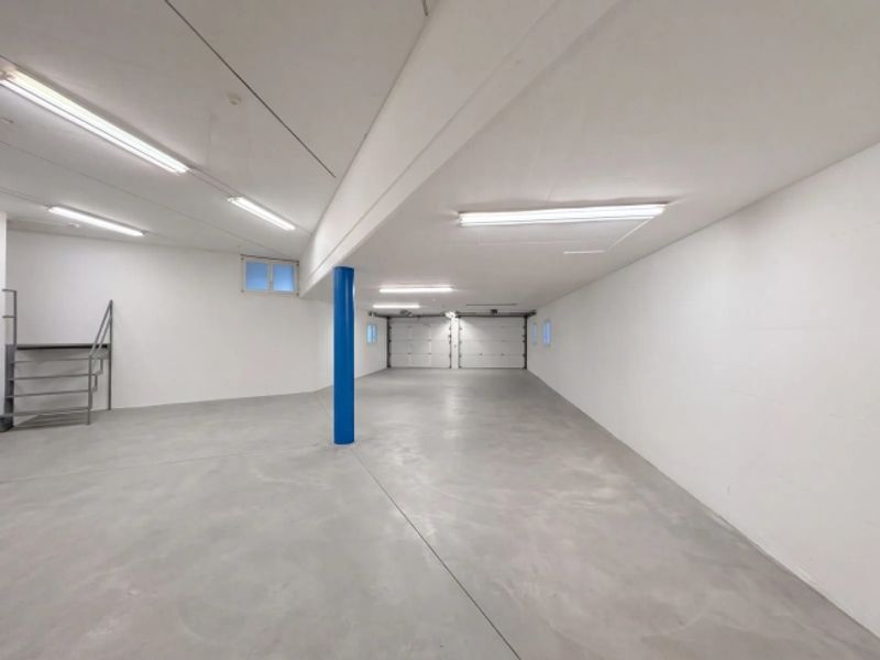 180 m² Lager mit Doppel-Garagentor in Gross mieten - 5