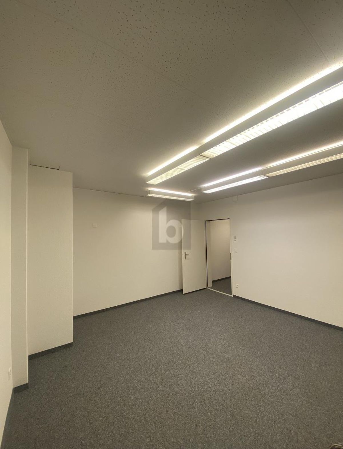 MODERN AN TOP LAGE - 0