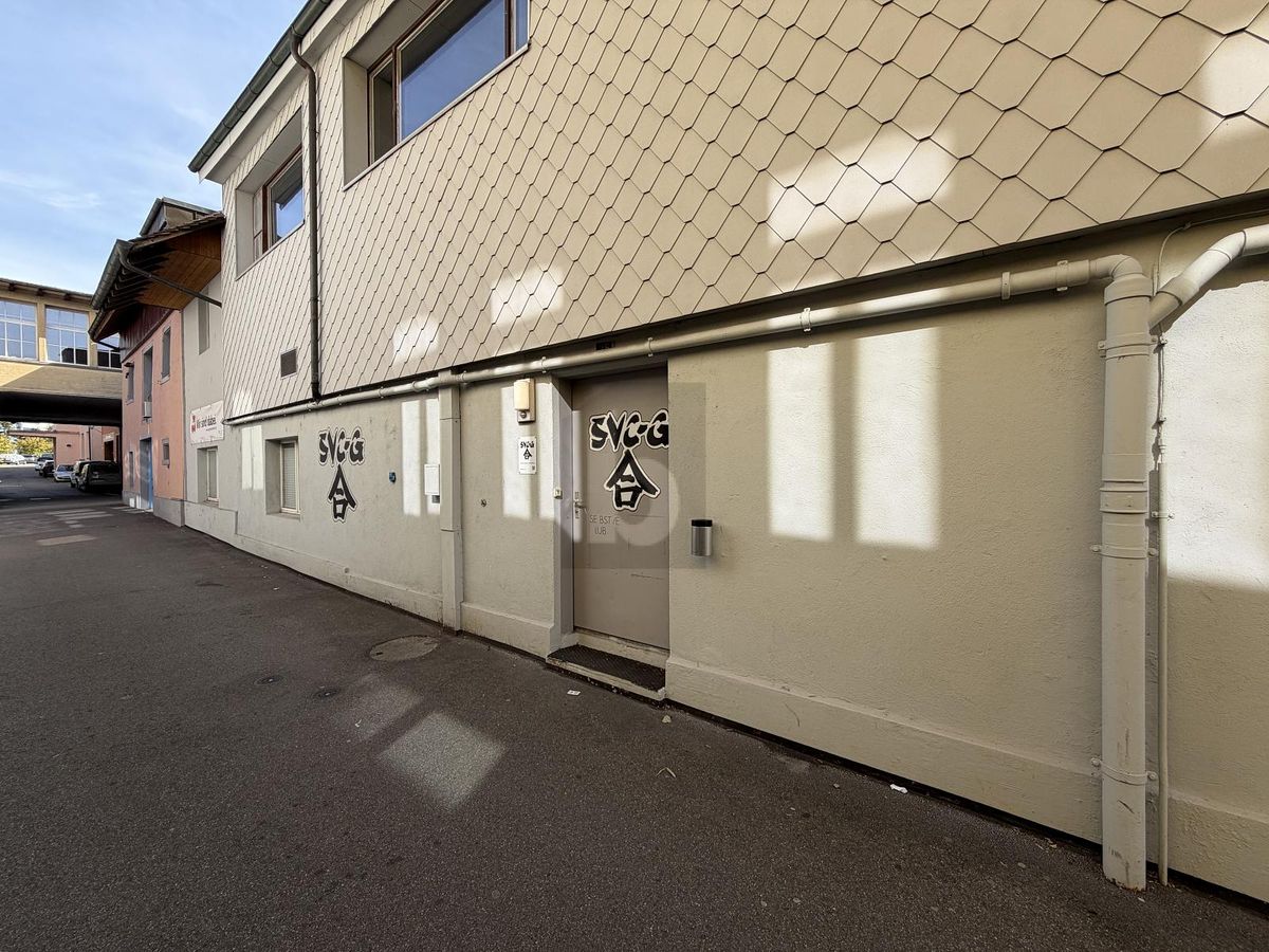VIELSEITIGE VEREINS- UND GEWERBEFLÄCHE - 4