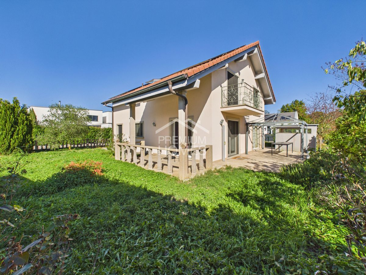 Villa familiale avec jardin - 0