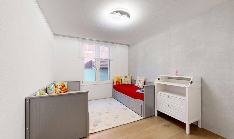 Moderne 5.5-Zimmer-Gartenwohnung an familienfreundlicher Lage - 8