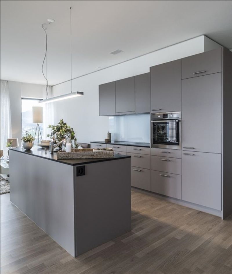 Exklusive 3.5 Zimmerwohnung im Ceres Tower mit tollem Ausblick - 3