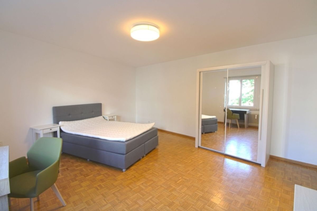 Furnished room in modernised apartment in a top location - 0