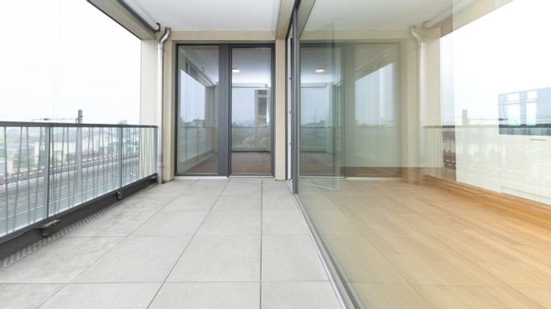 GROSSZÜGIG IM EIGENTUMSSTANDARD - 10