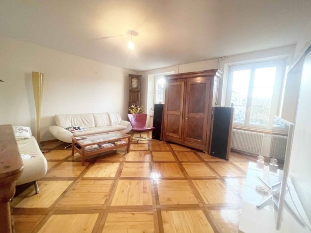 Geräumige 3,5-Zimmer-Wohnung mit Balkon im Herzen von Yverdon-les-Bains - 0