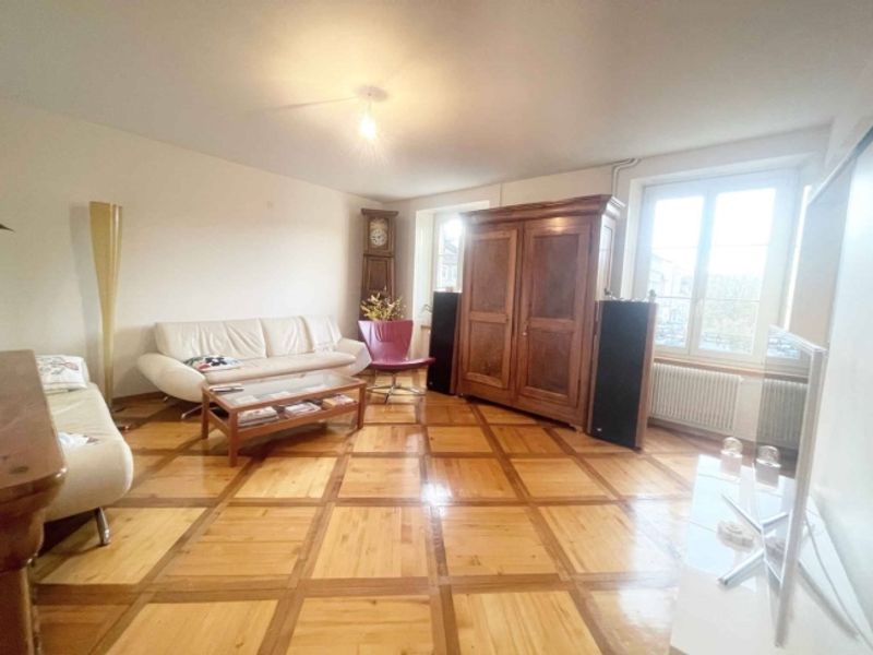 Geräumige 3,5-Zimmer-Wohnung mit Balkon im Herzen von Yverdon-les-Bains - 1