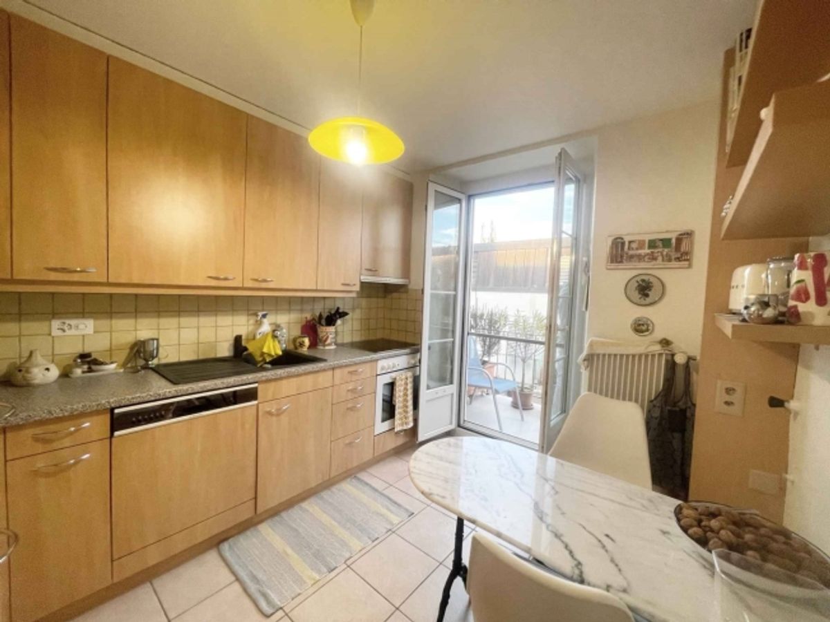Geräumige 3,5-Zimmer-Wohnung mit Balkon im Herzen von Yverdon-les-Bains - 3