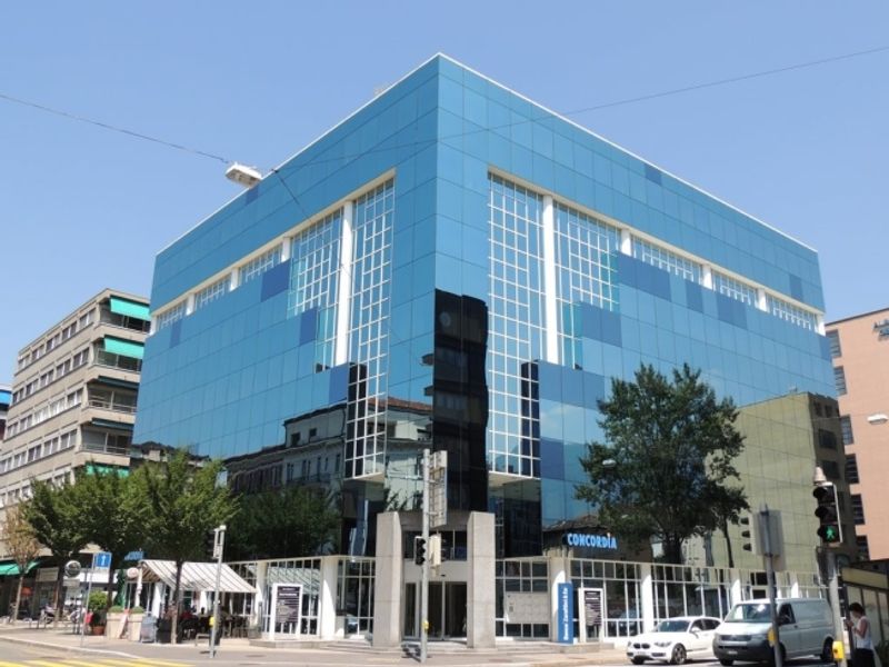 Ampio ufficio in posizione strategica a Lugano - 1