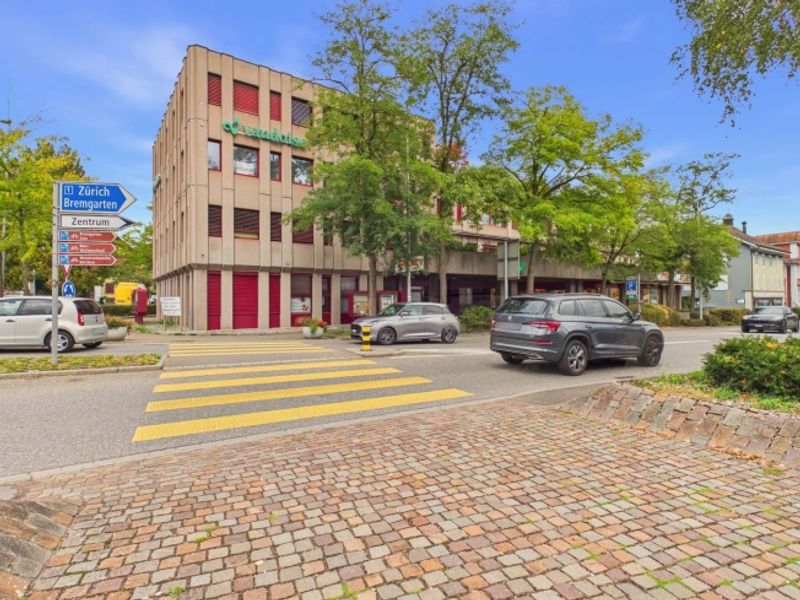 Zentrale Gewerbefläche 60 m² und 116 m² im 2. OG in Wohlen - 1