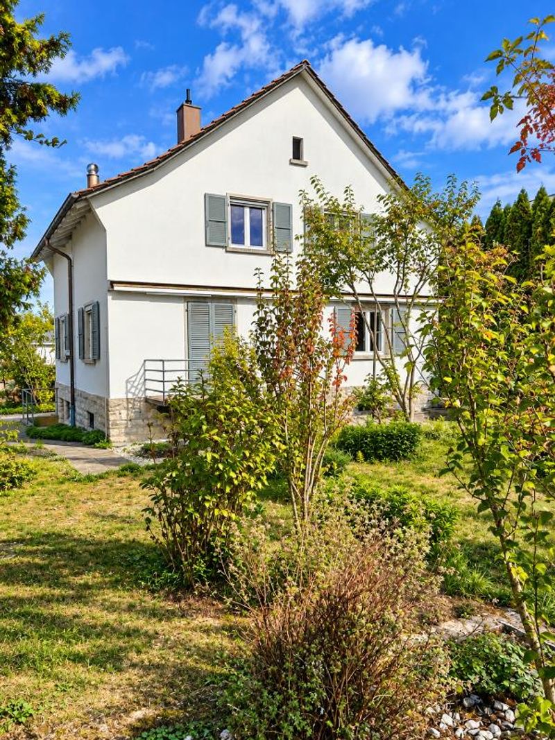 Charmante maison familiale avec jardin privatif située à Porrentruy - 1
