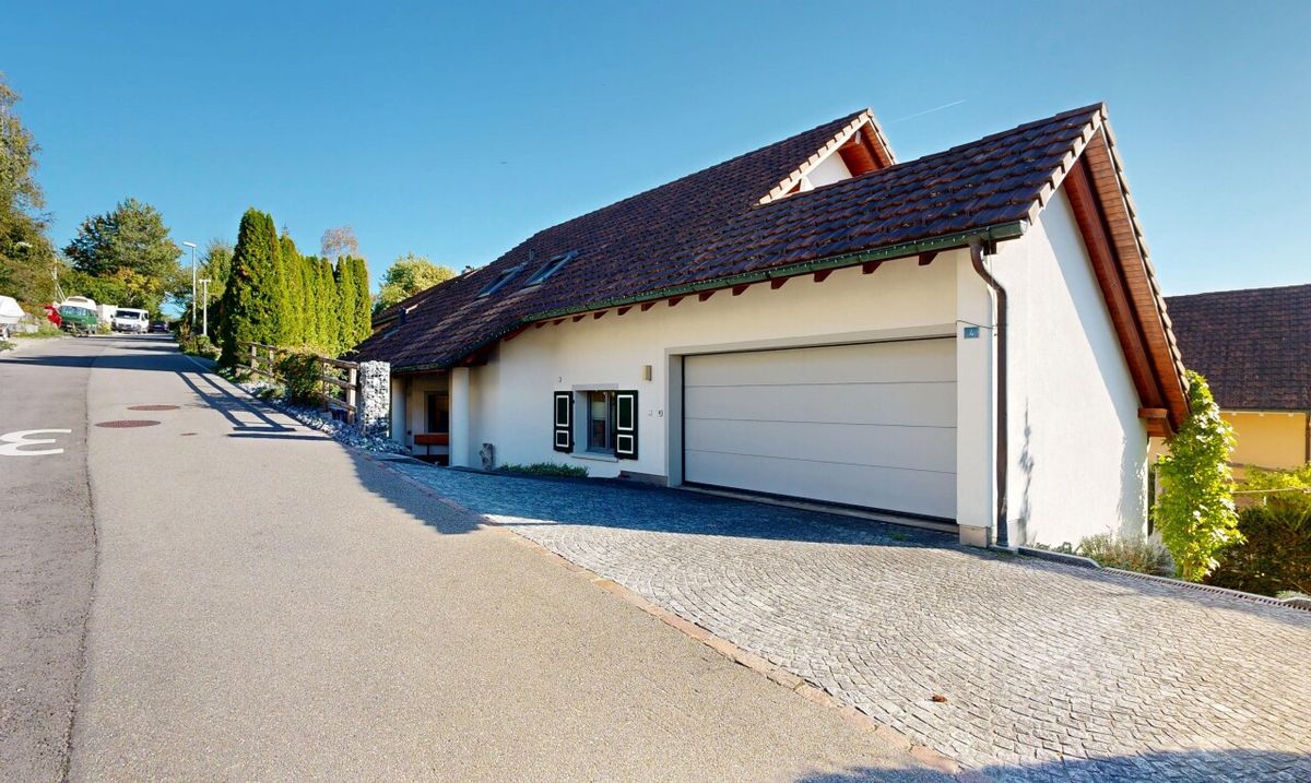 Exklusives 6,5-Zimmer-EFH mit Swimmingpool & traumhafter Gartenanlage - 2
