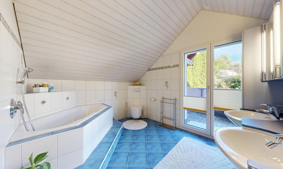 Exklusives 6,5-Zimmer-EFH mit Swimmingpool & traumhafter Gartenanlage - 8