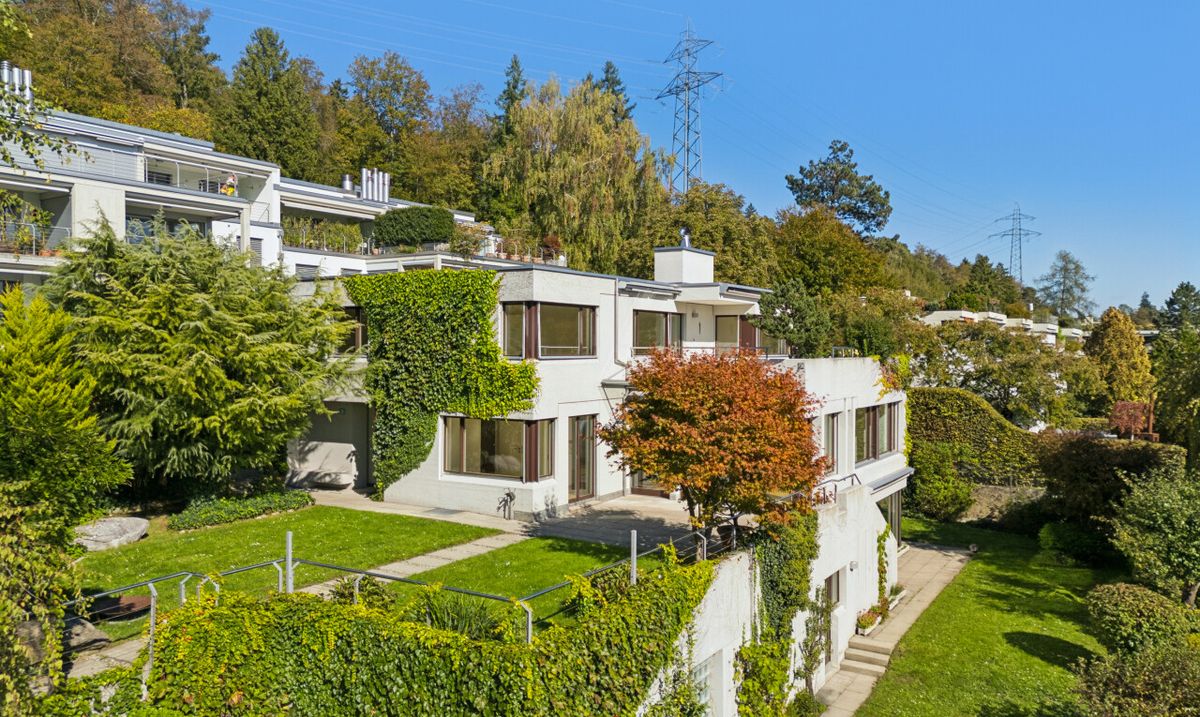 Exklusives 8.5-Zimmer-Einfamilienhaus im Quartier "In der Looren" - 0