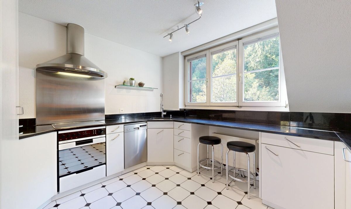 Lichtdurchflutete 5.5-Zimmer-Maisonette mit Galerie und Balkon - 6