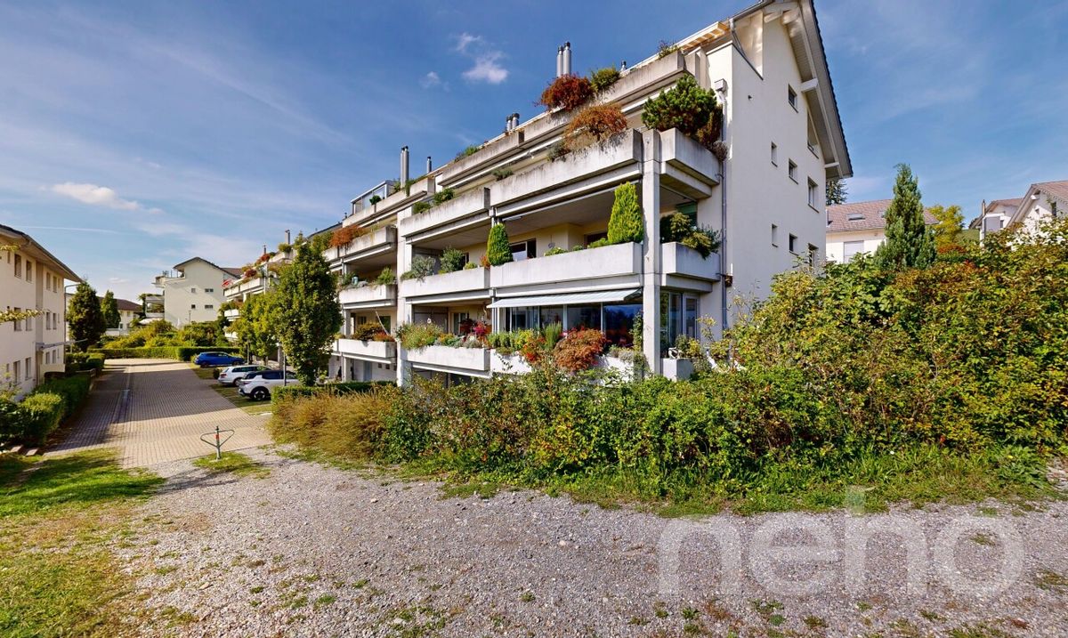 Grosszügige Familienwohnung mit grosser Südterrasse in Adligenswil - 0