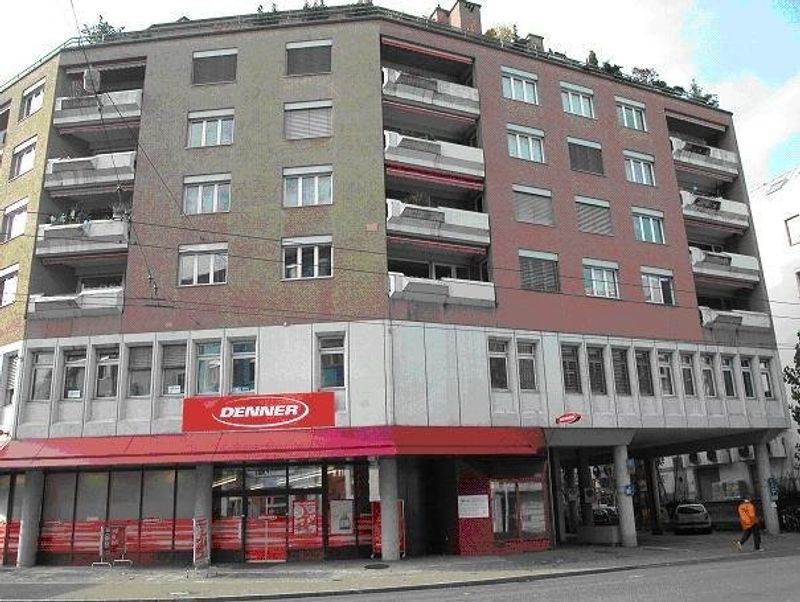 Einstellhallenplatz mitten in der Neustadt Luzerns - 1