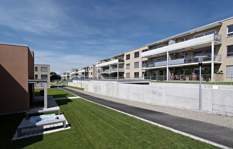 moderne Wohnung in grosszügiger, grüner Überbauung - 1