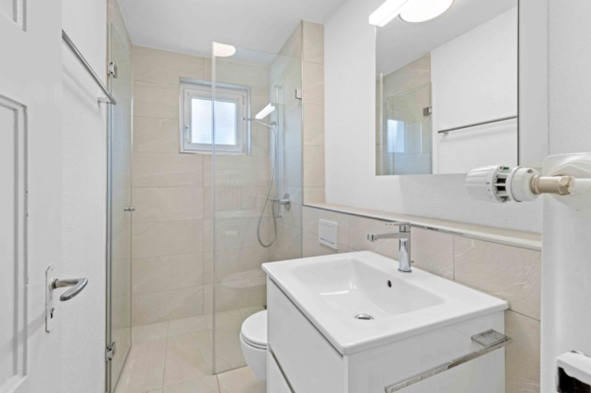 Familienfreundliches Reihenmittelhaus an Privatstrasse (Wohnstrasse) - 7
