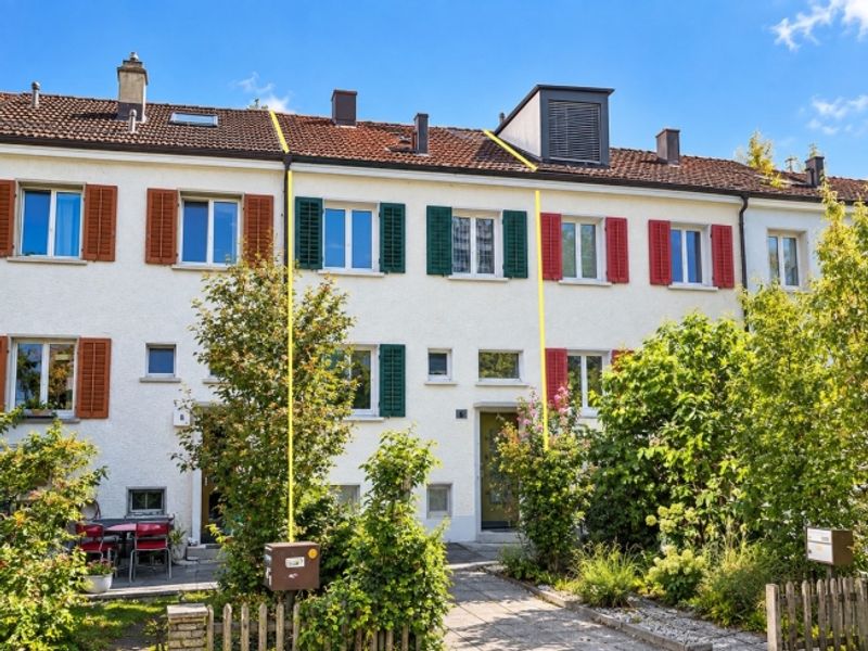 Familienfreundliches Reihenmittelhaus an Privatstrasse (Wohnstrasse) - 1