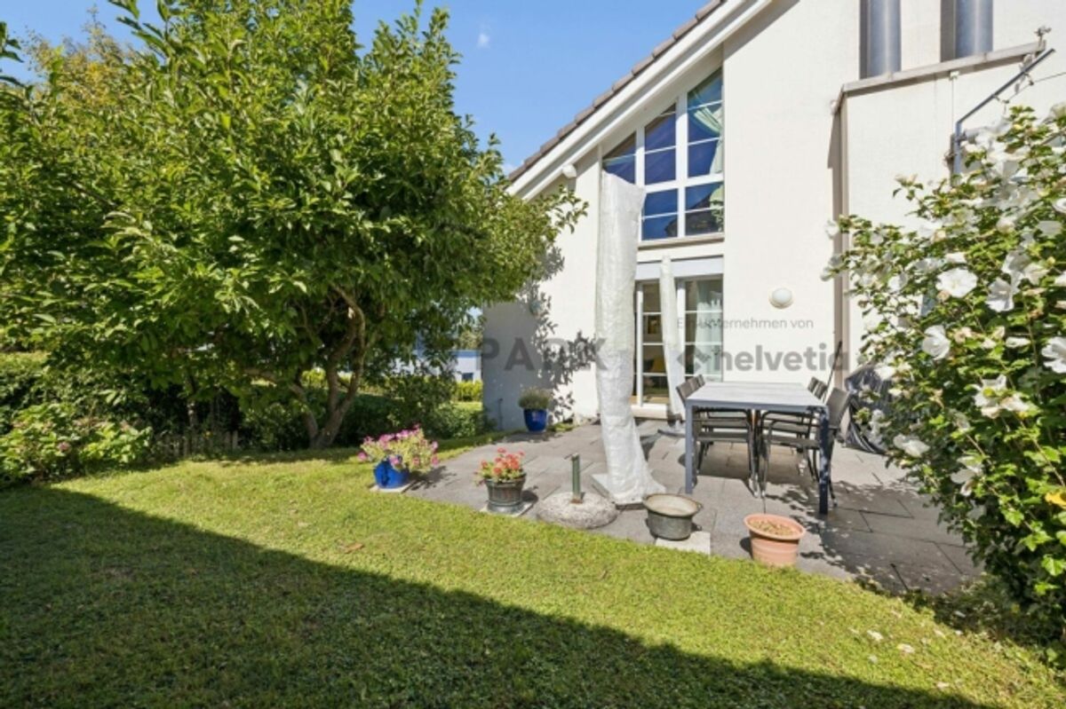 6.5-Zimmer-Doppelhaushälfte mit Garten - 9