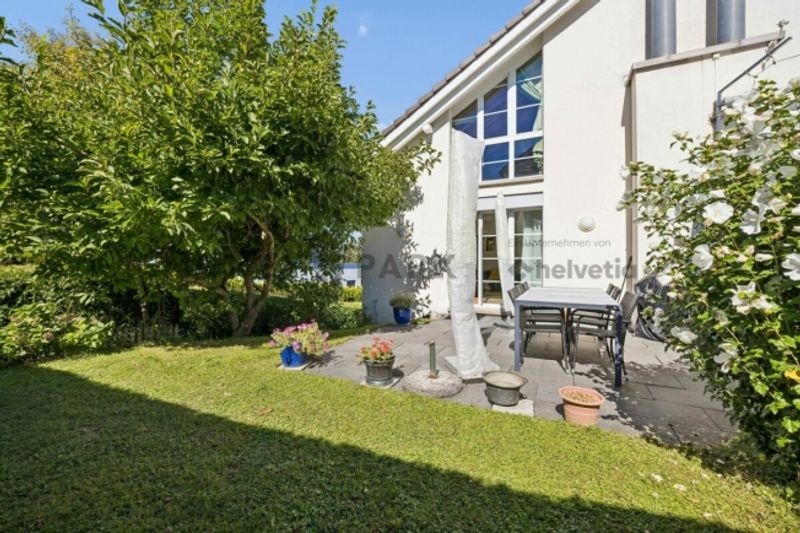 6.5-Zimmer-Doppelhaushälfte mit Garten - 10