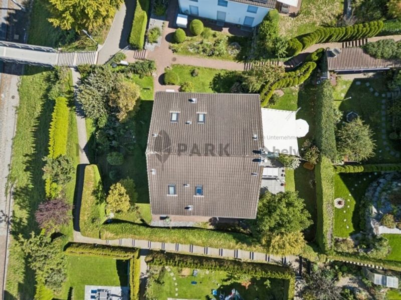 6.5-Zimmer-Doppelhaushälfte mit Garten - 11
