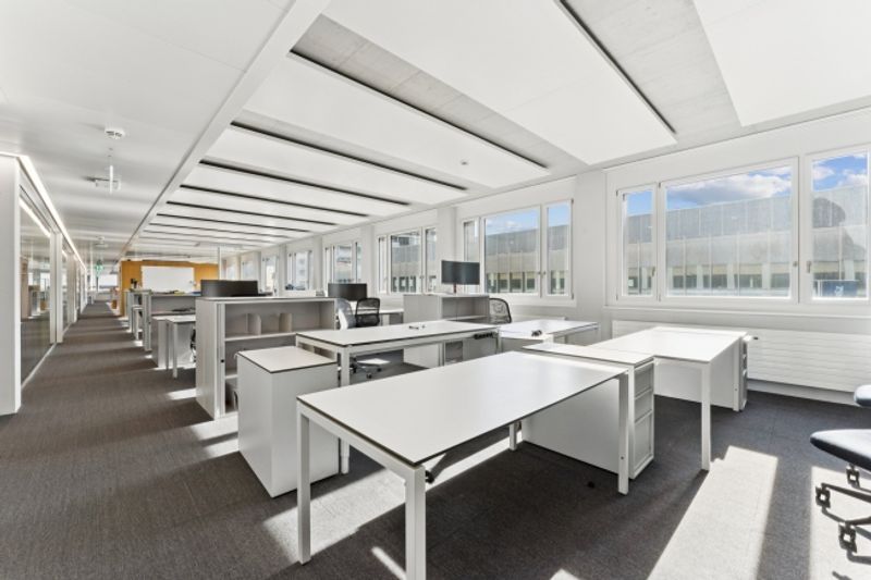 Flexible Bürofläche mit bestehendem Ausbau und Top-Anbindungen - 11