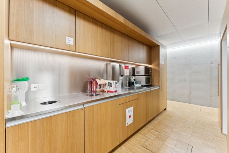 Flexible Bürofläche mit bestehendem Ausbau und Top-Anbindungen - 3