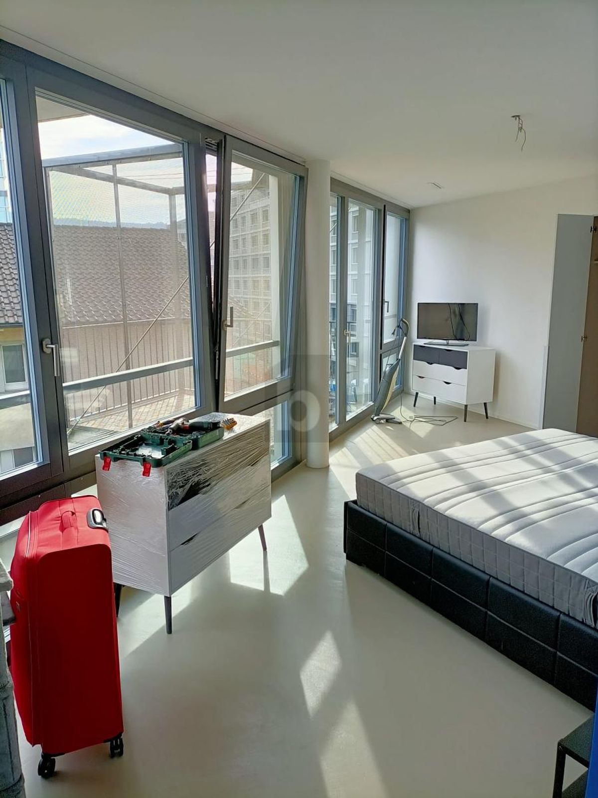 ZENTRAL MIT HOCHWERTIGEM AUSBAU UND BALKON! - 2