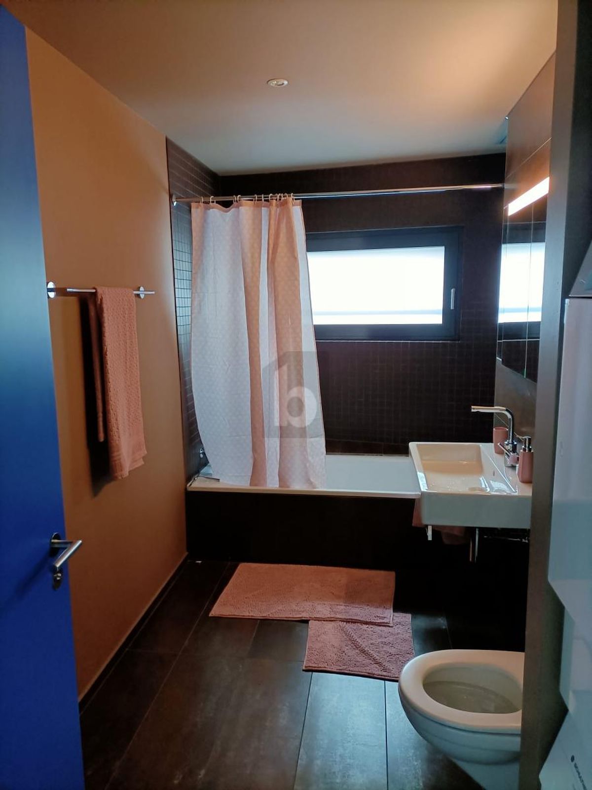 ZENTRAL MIT HOCHWERTIGEM AUSBAU UND BALKON! - 3