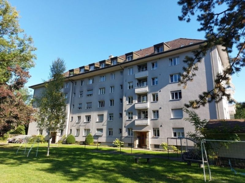 Stadtnahe 2.5-ZW à 43 m2 im 3. OG mit Balkon - 1