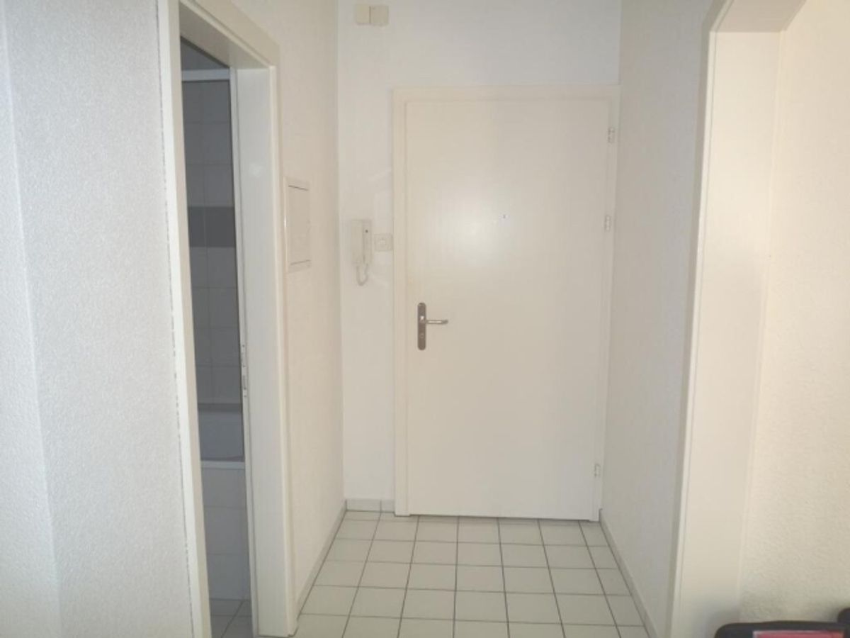 Stadtnahe 2.5-ZW à 43 m2 im 3. OG mit Balkon - 4