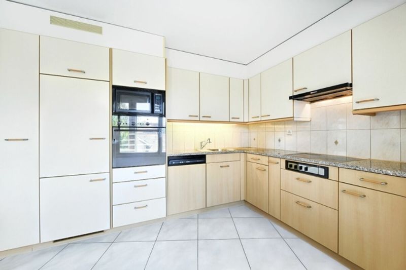 45-Zimmer Etagenwohnung im Zentrum von Uster - 3