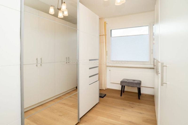 Stilvolle 4.5-Zimmer-Wohnung mit 145 m² Wohnfläche und hochwertiger Totalsanierung - 12